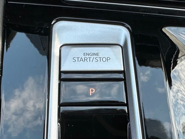 New 2026 Avocado Green Pearl Volkswagen 2.0T Peak Edition image 39