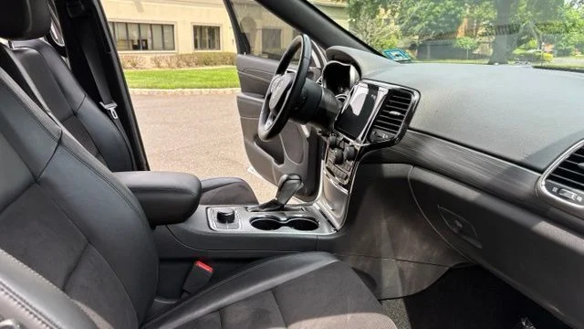 Used 2020 Bright White Clearcoat Jeep Laredo image 39