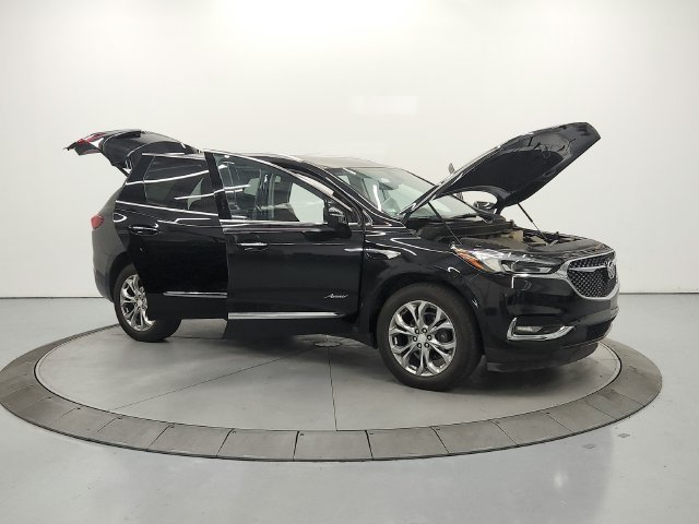 Used 2018 Black Buick Avenir image 10
