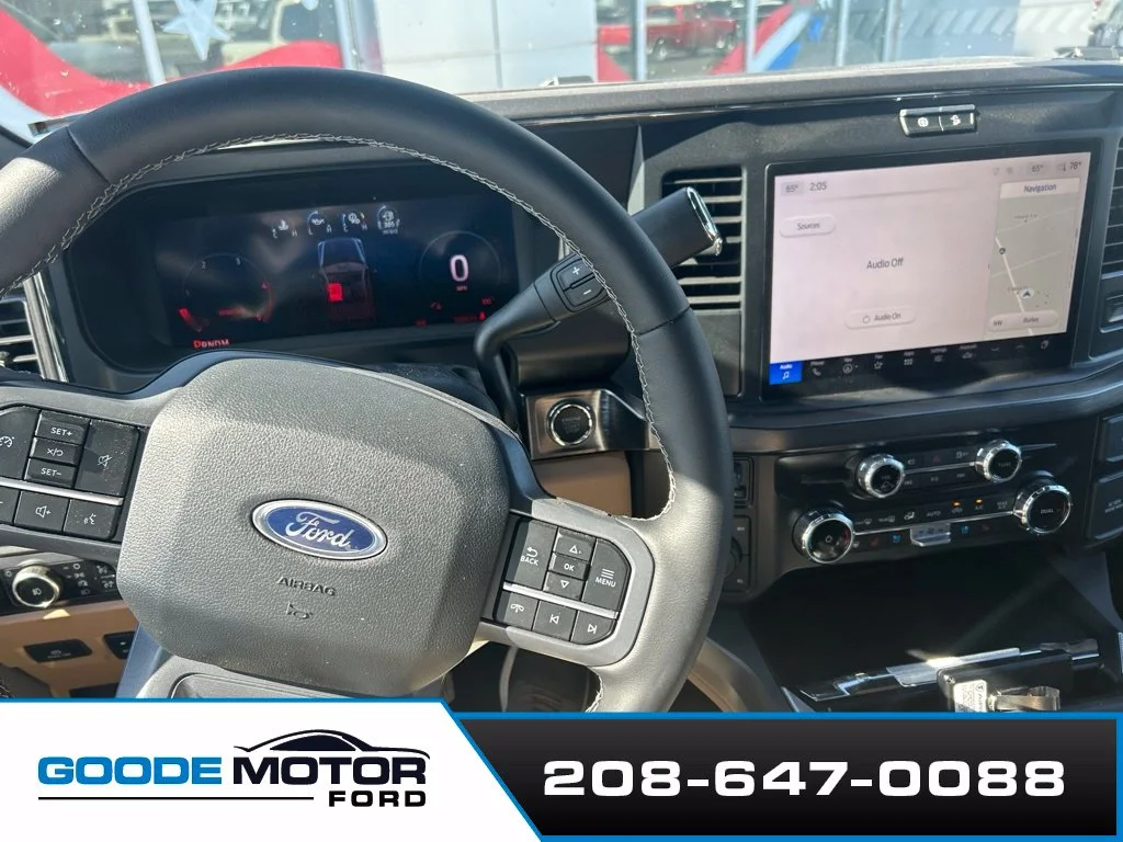 Used 2025 Gray Metallic Ford Lariat image 6