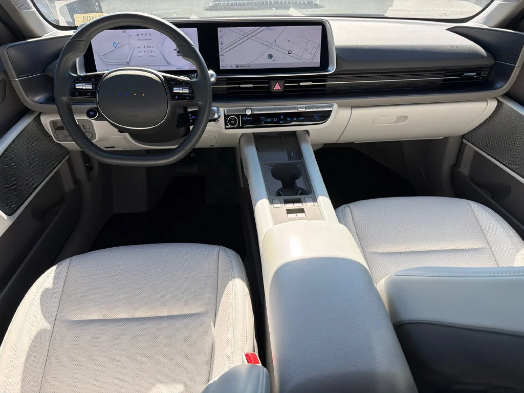 Used 2024 White Hyundai SEL image 23