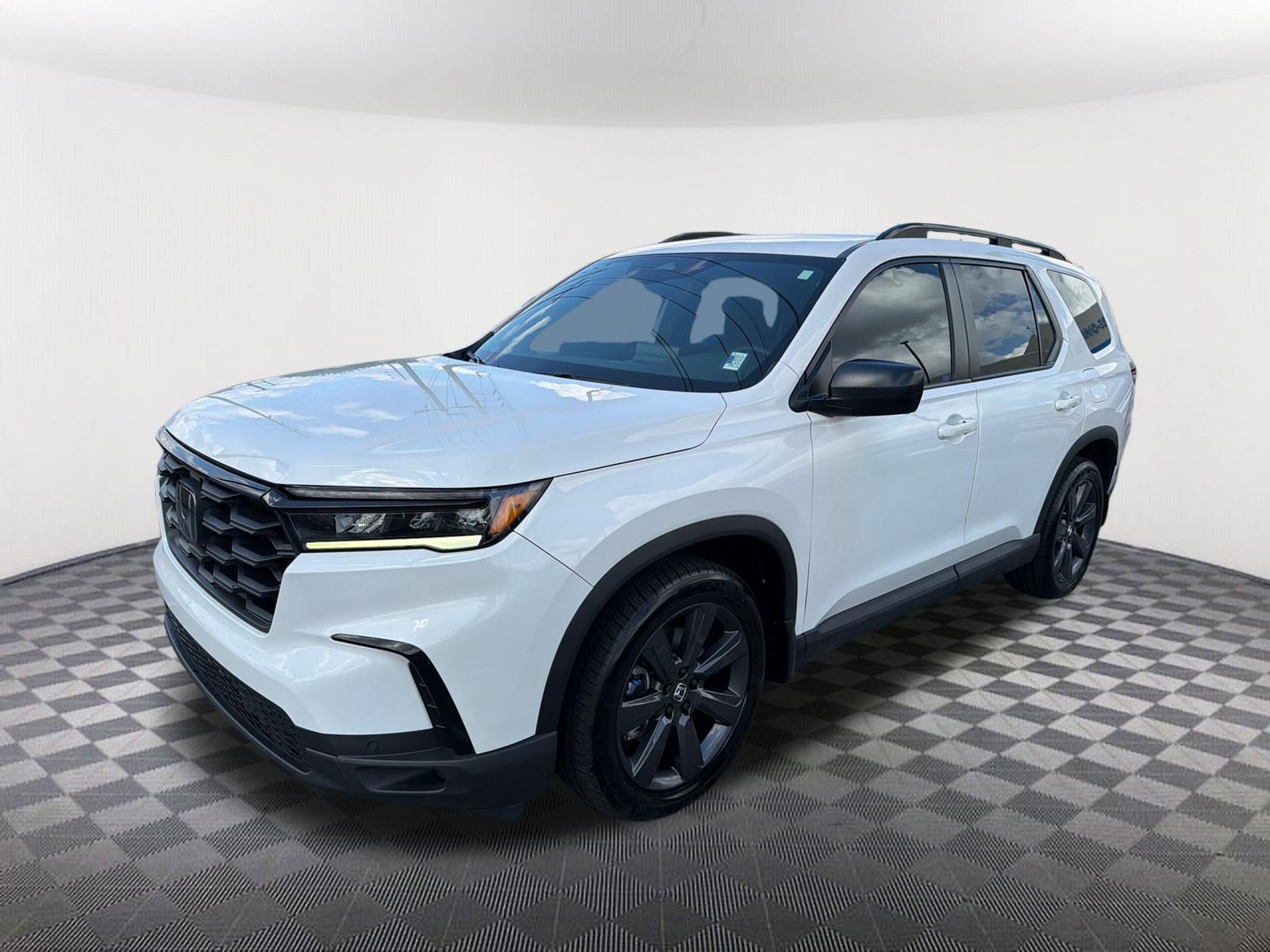 Used 2025 White Honda Sport image 3