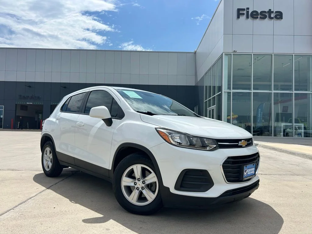 2021 Chevrolet Trax LS's photo