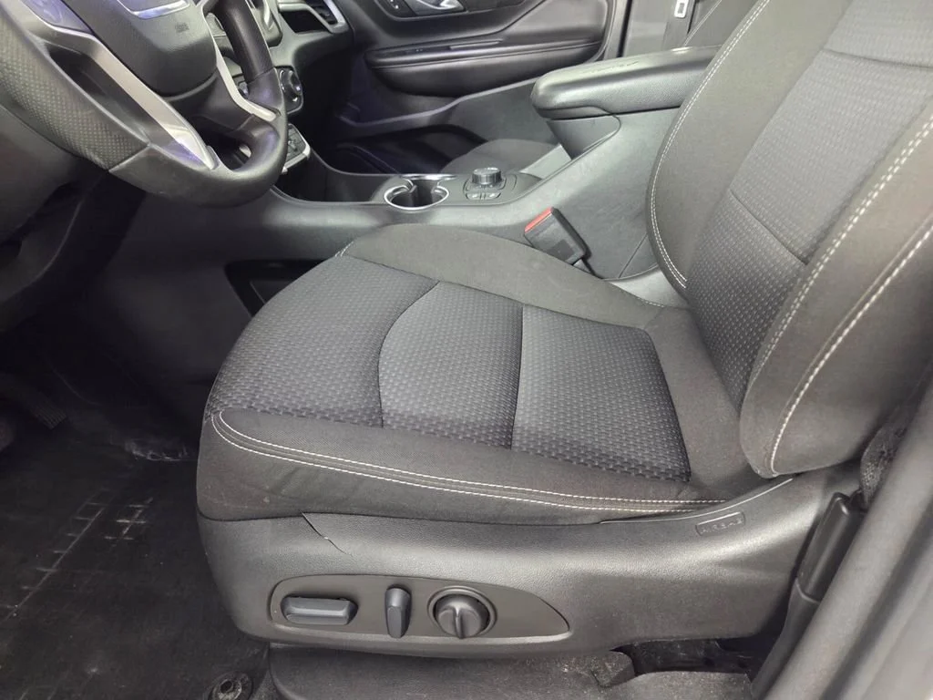 Used 2022 Summit White GMC SLE image 11