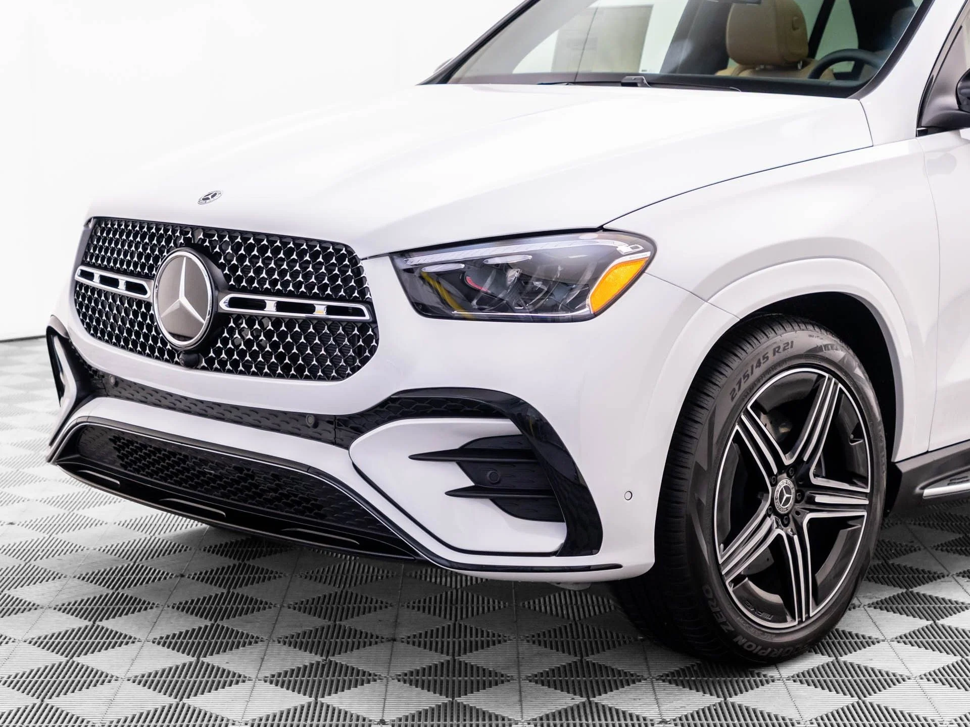 New 2026 White Mercedes-Benz GLE 580 image 38