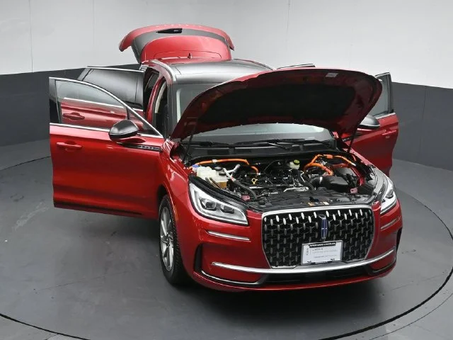 Used 2023 Red Lincoln Grand Touring image 55
