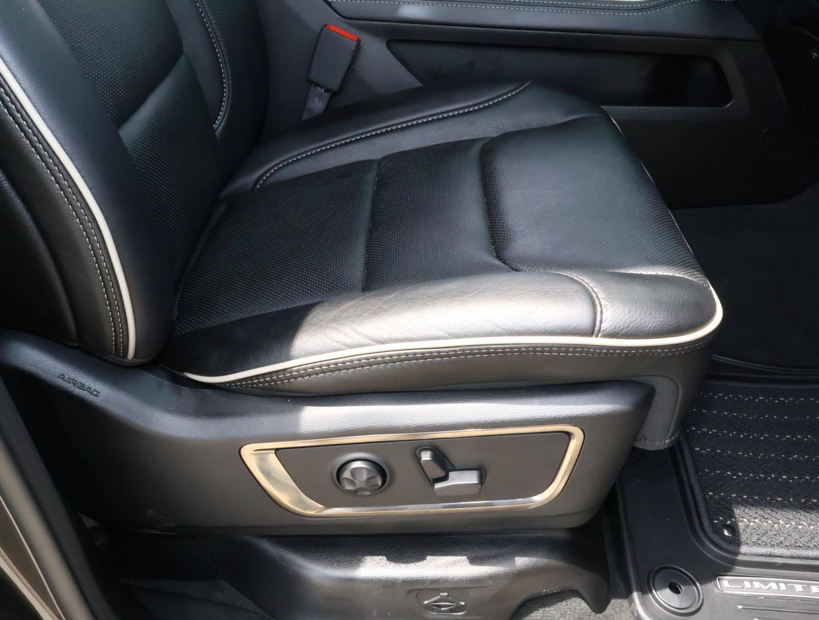 Used 2020 Granite Crystal Metallic Clearcoat Ram Limited image 22