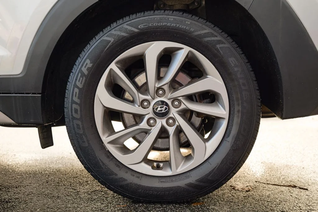 Used 2018 Molten Silver Hyundai SEL image 14