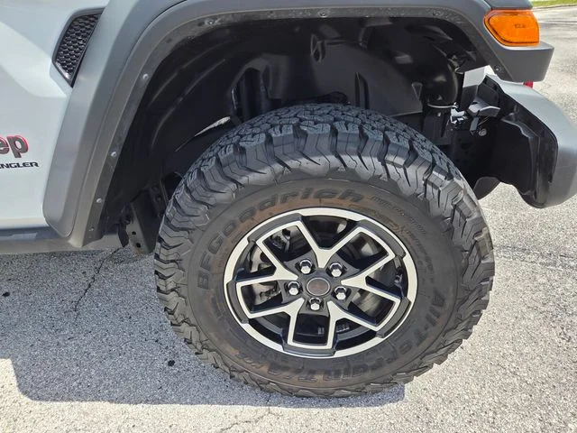 Used 2024 White Jeep Rubicon image 19