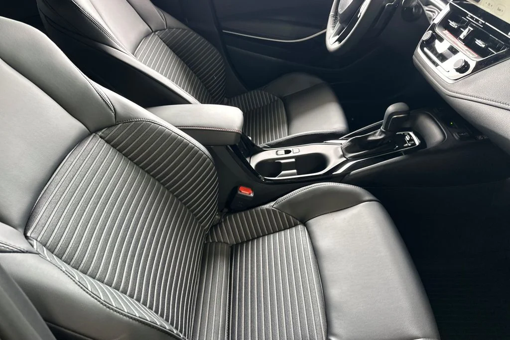 New 2026 Underground with Midnight Black Metallic roof <sup>1</sup> Toyota  XSE image 15