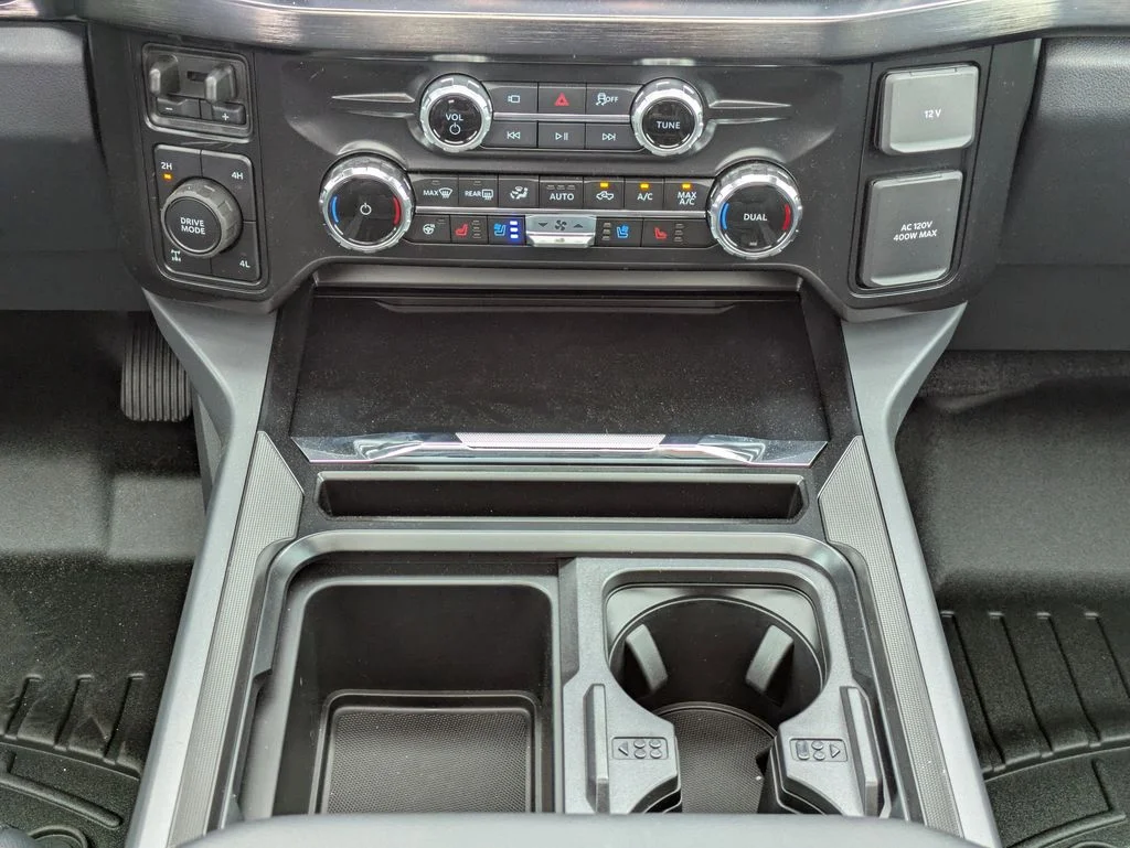 New 2026 Glacier Gray Metallic Tri-Coat Ford Lariat image 23