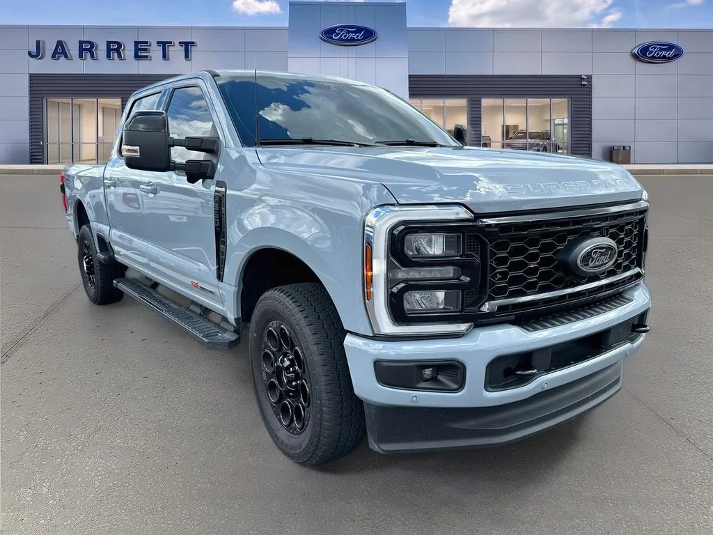 Used 2025 Gray Ford Lariat image 1