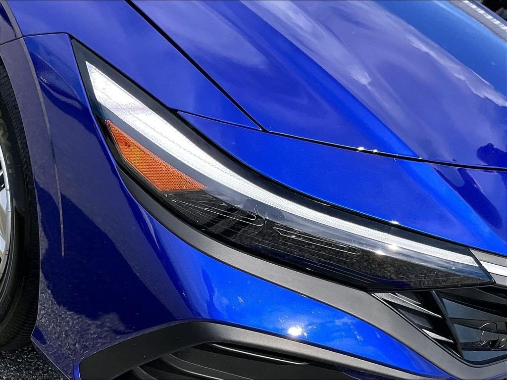 Used 2025 Blue Hyundai SE image 31