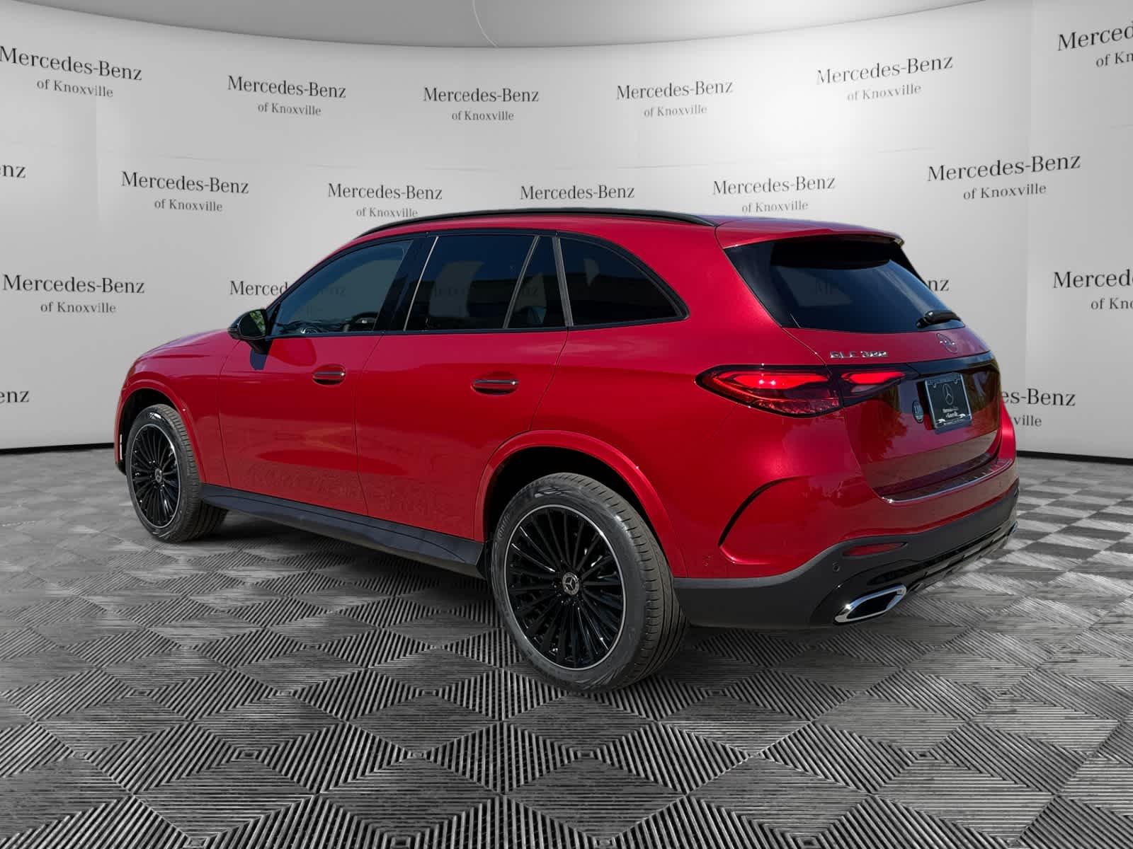 New 2027 MANUFAKTUR Patagonia Red Metallic Mercedes-Benz GLC 300 image 3