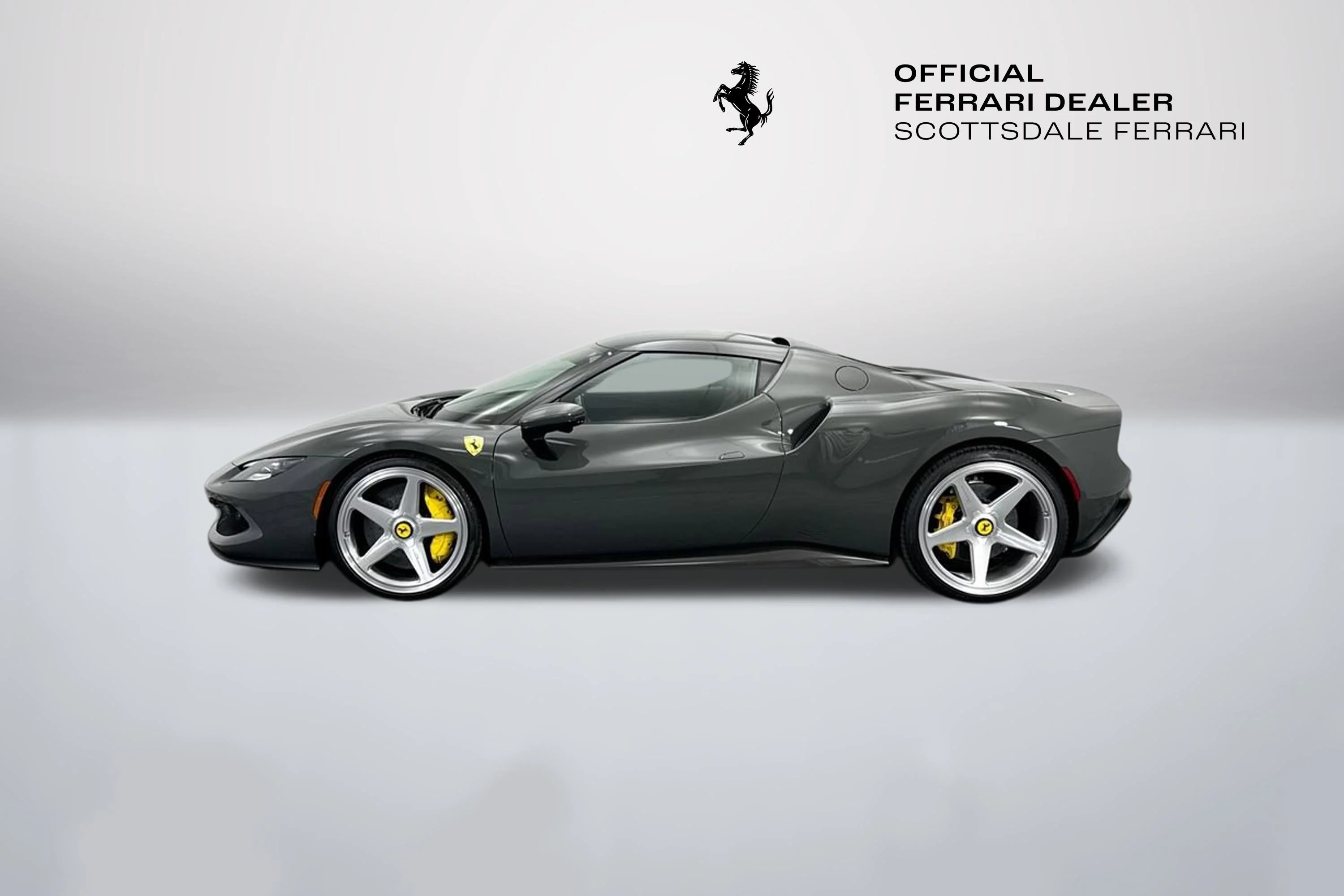 Used 2022 Grigio Scuro Ferrari  image 8