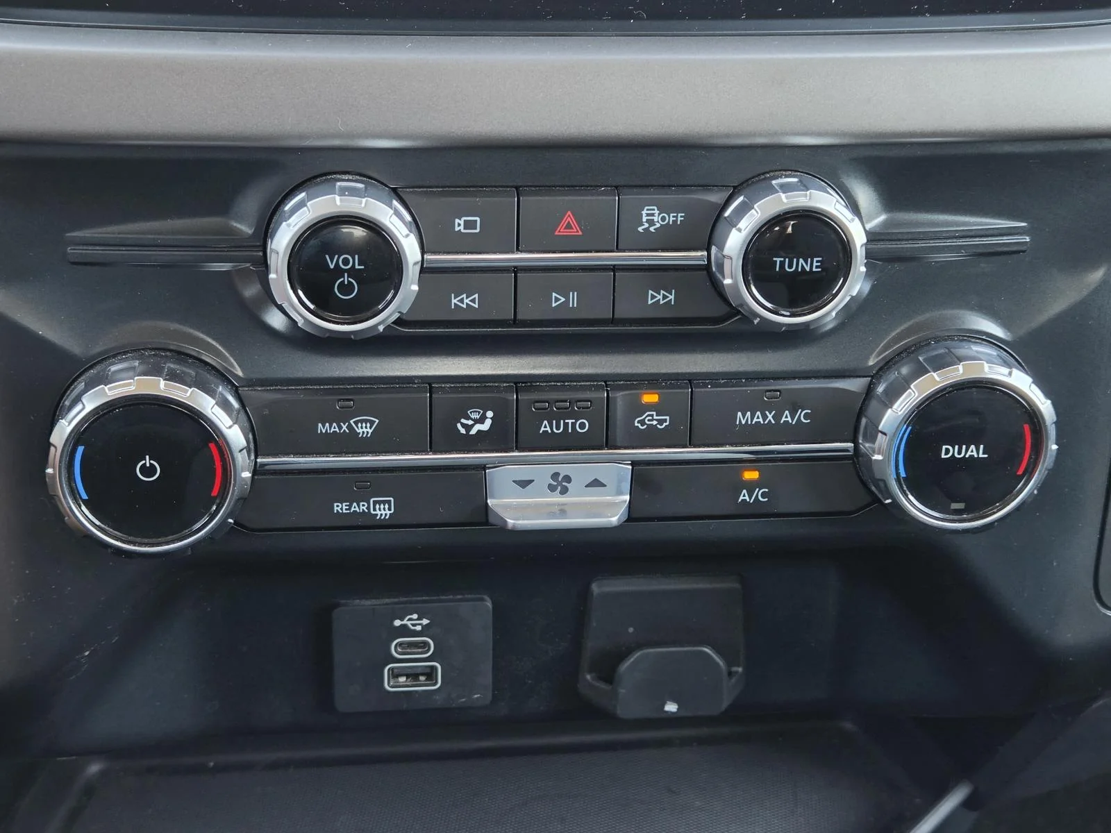 Used 2025 Oxford White Ford XLT 4WD SuperCrew 5.5