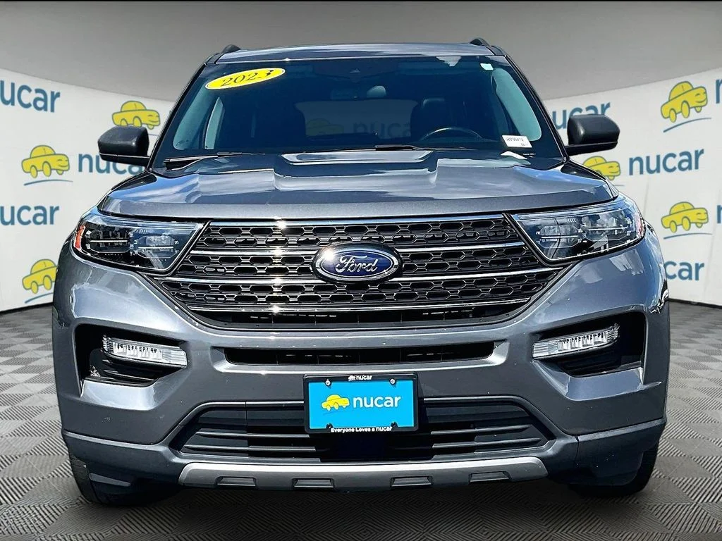 Used 2023 Gray Ford XLT image 2