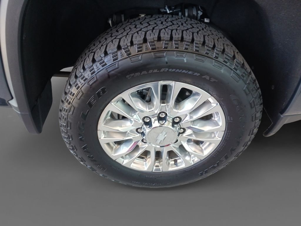 Used 2020 Gray Chevrolet High Country image 39