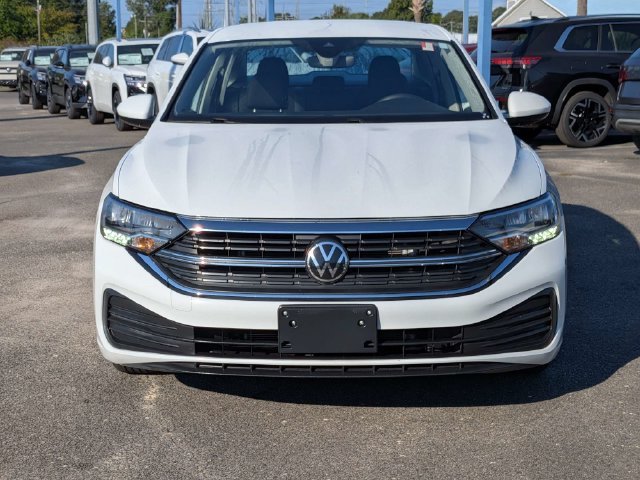 Used 2024 White Volkswagen 1.5T S image 9