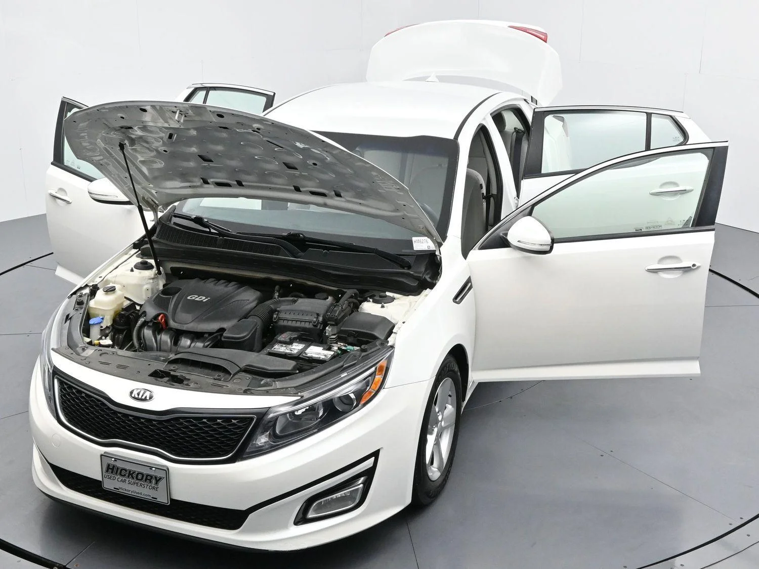 Used 2015 Snow White Pearl Kia LX image 43