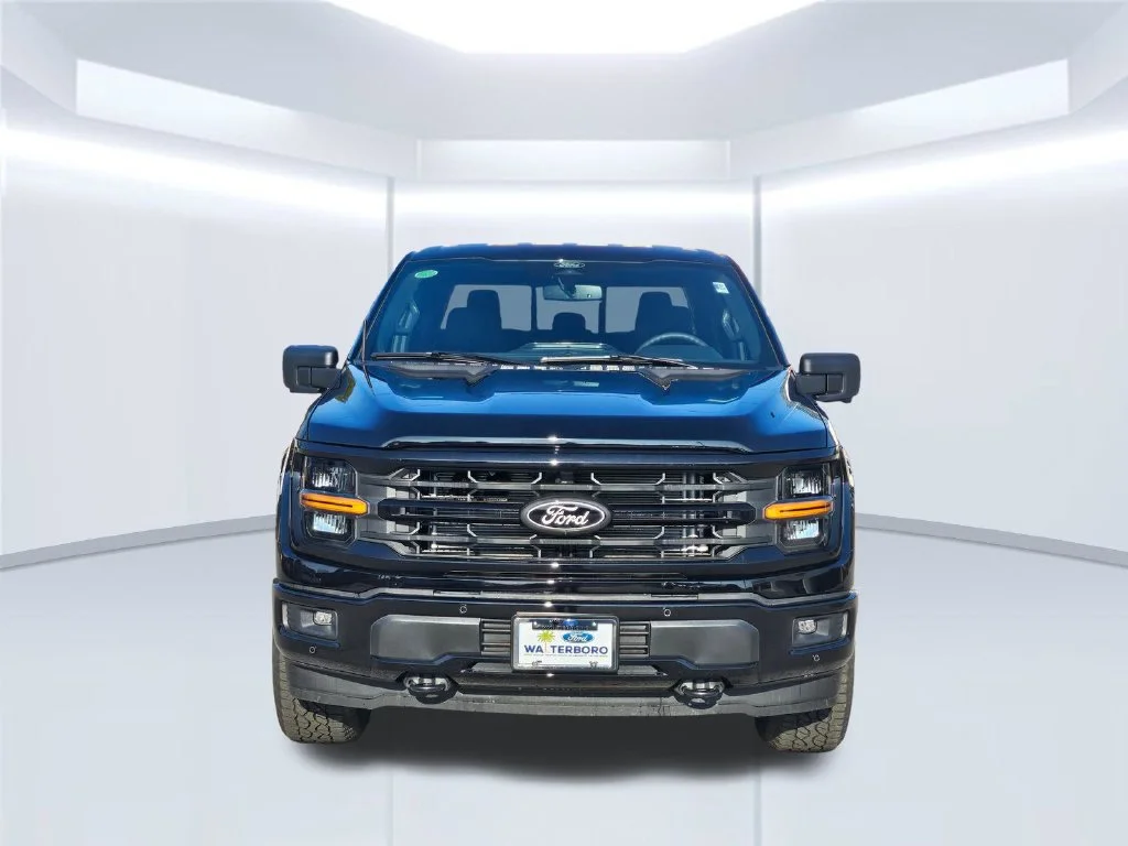 New 2026 Black Ford XLT image 4