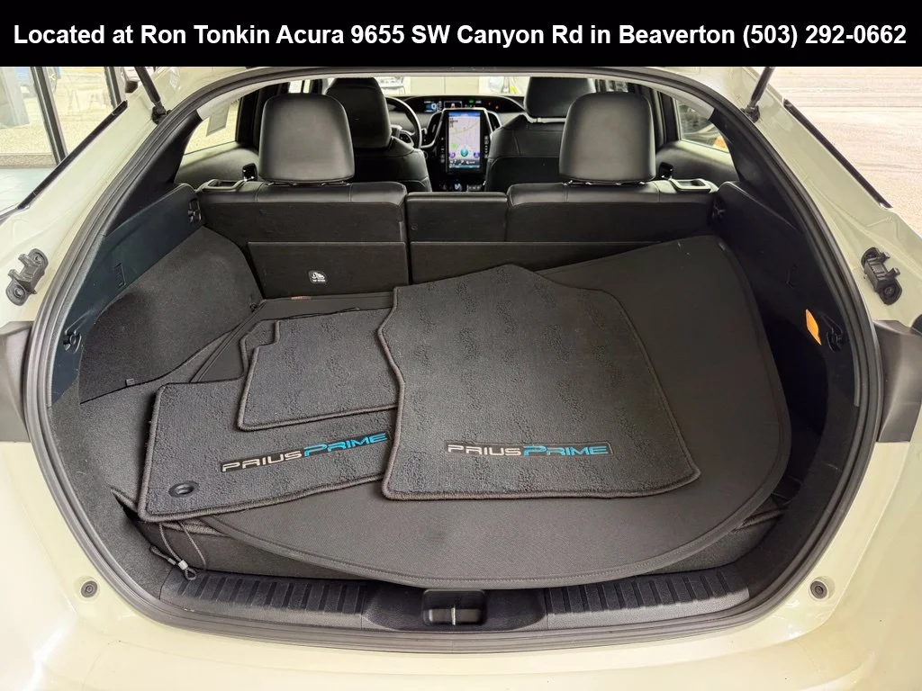 Used 2017 Blizzard Pearl Toyota Premium image 10