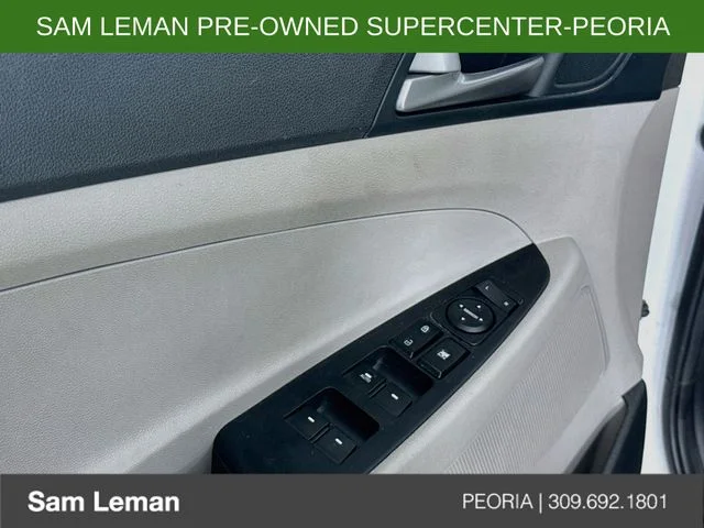 Used 2018 White Hyundai SEL image 17