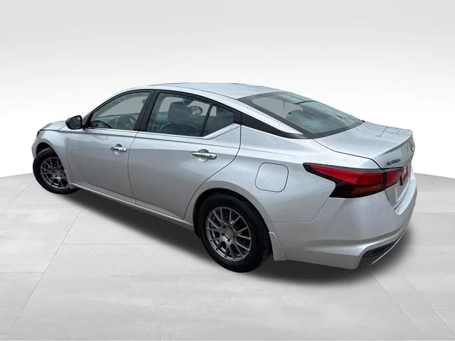 Used 2024 Silver Nissan 2.5 S image 5