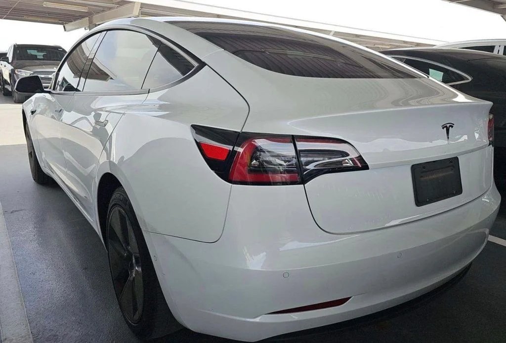 Used 2022 White Tesla Base image 8