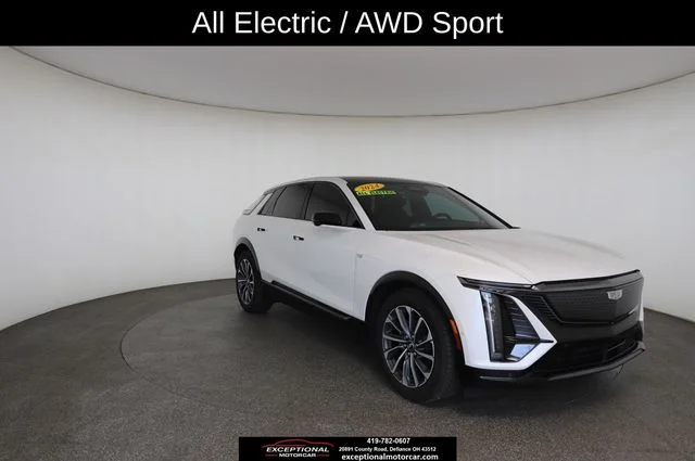 Used 2024 White Cadillac Sport image 28