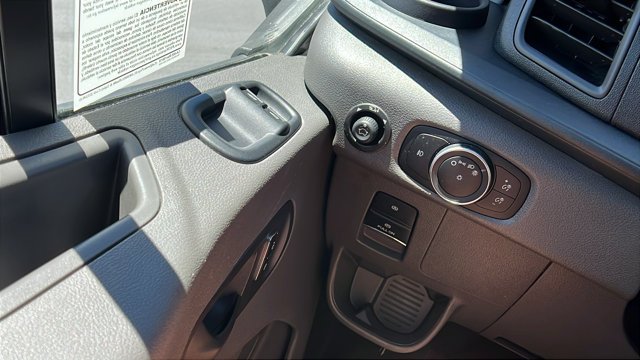 Used 2024 White Ford  image 33