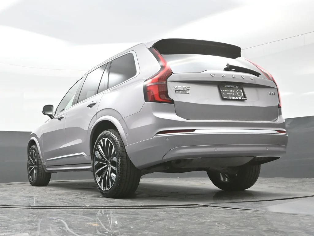 New 2026 Aurora Silver Volvo Plus image 23