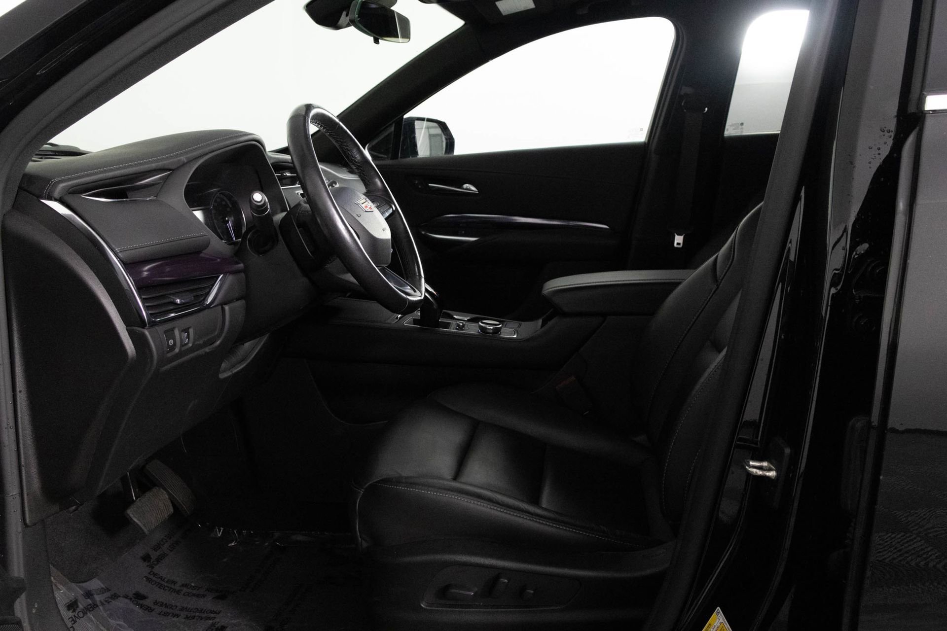 2023 CADILLAC XT4 - Image 18