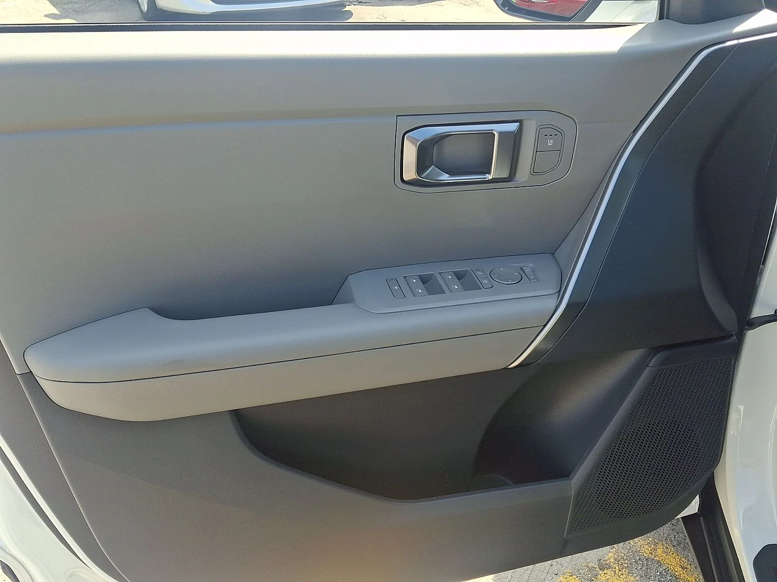 New 2027 White Kia S image 11