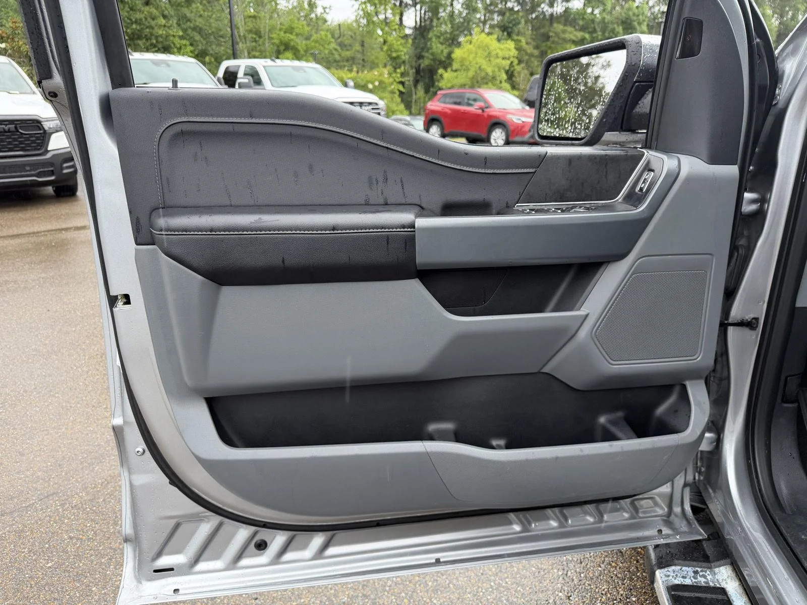 Used 2024 Iconic Silver Ford XLT image 16