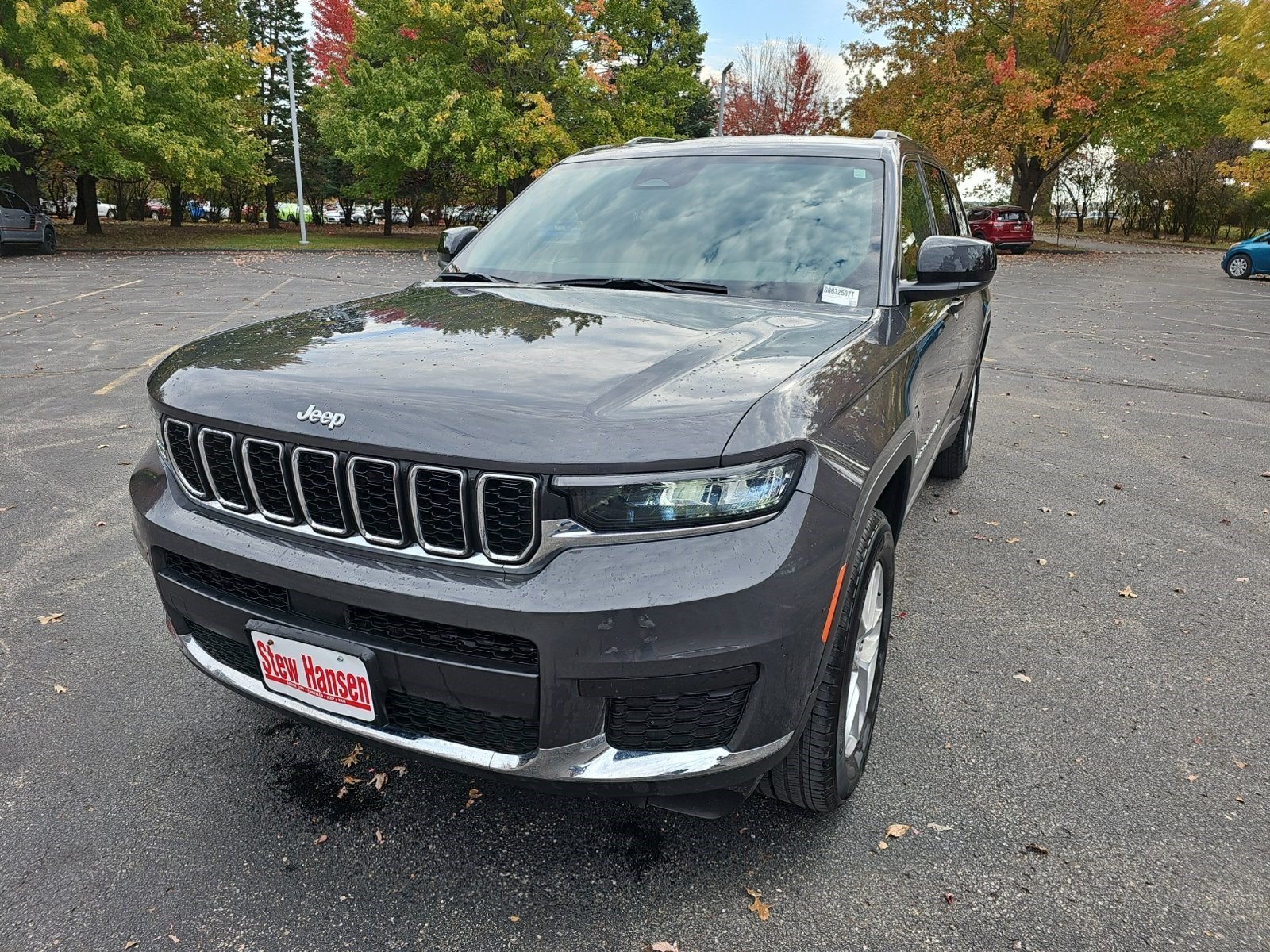 Certified Used 2025 Baltic Gray Metallic Clearcoat Jeep Laredo image 2