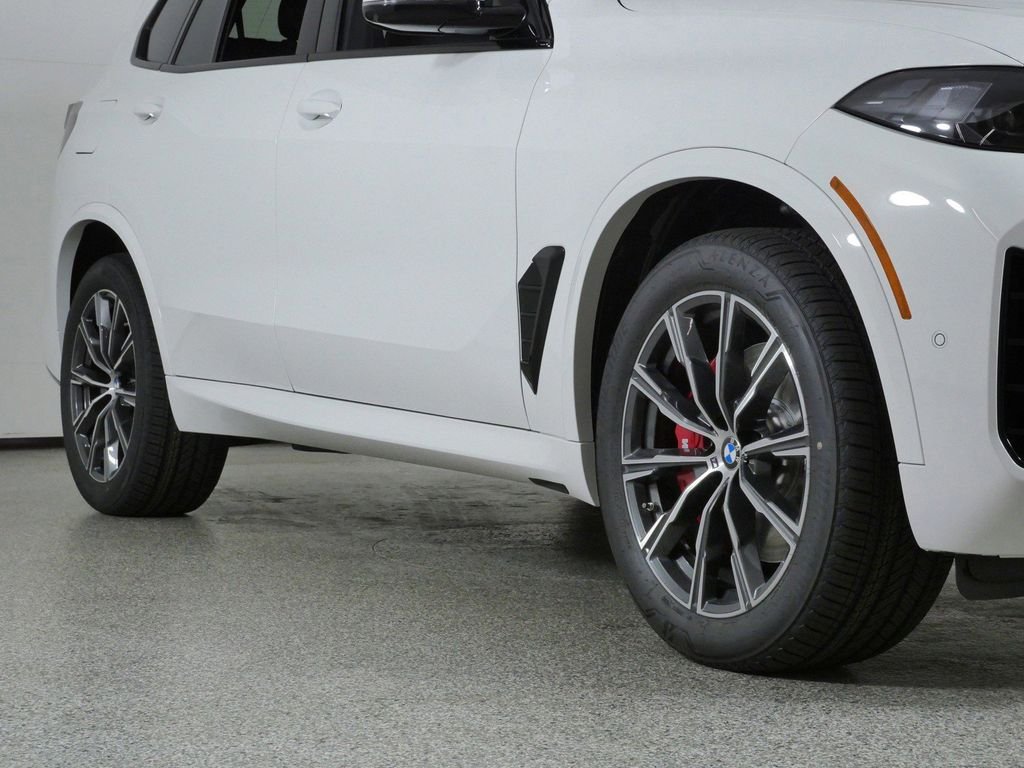 New 2026 Alpine White BMW xDrive40i image 6
