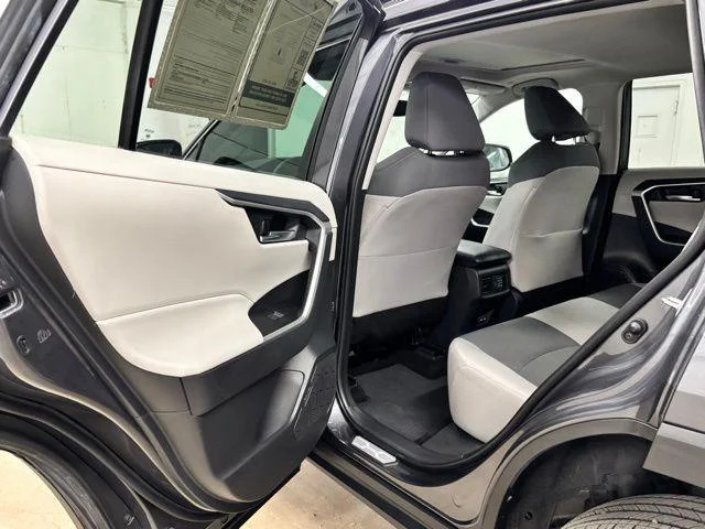Used 2025 MAGNETIC GRAY MET. Toyota  image 18