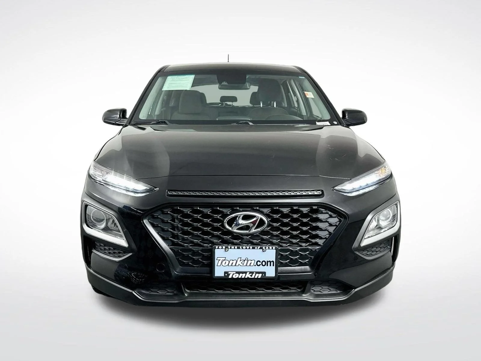 Used 2019 Black Hyundai SE image 2