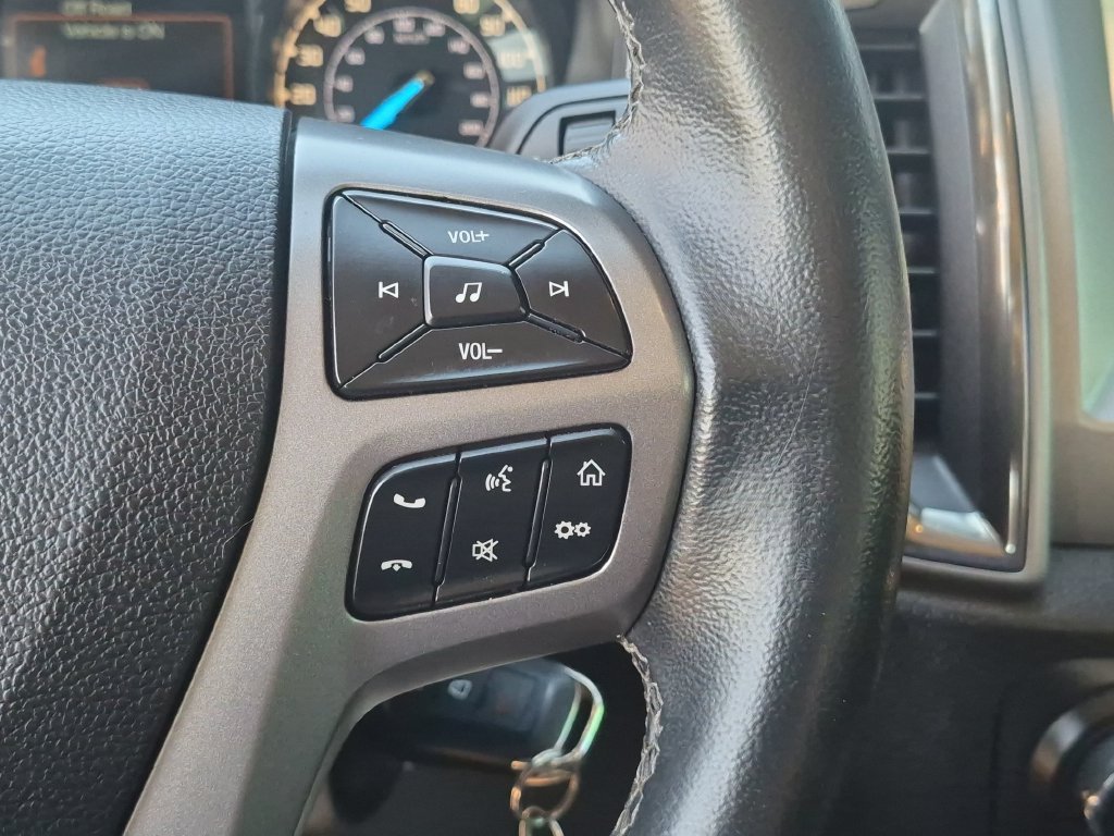 Used 2020 Blue Ford XLT image 17