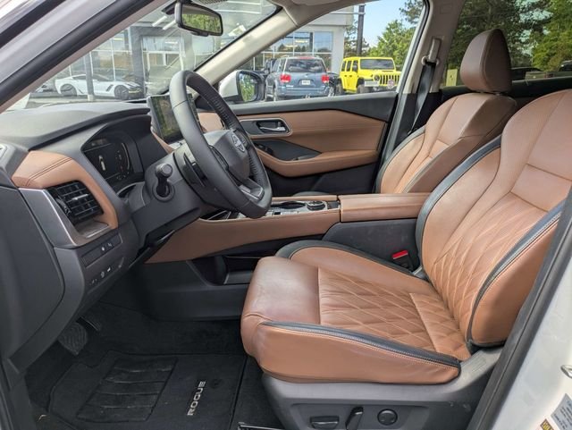 Used 2026 White Nissan Platinum image 18