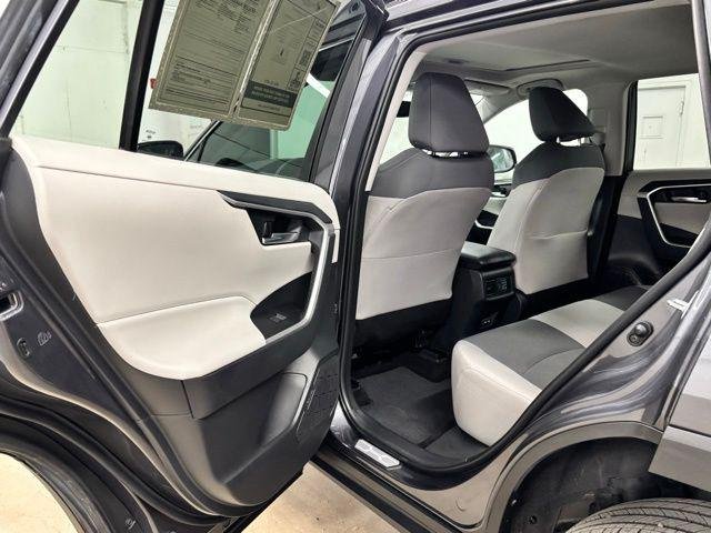 Used 2025 MAGNETIC GRAY MET. Toyota  image 18