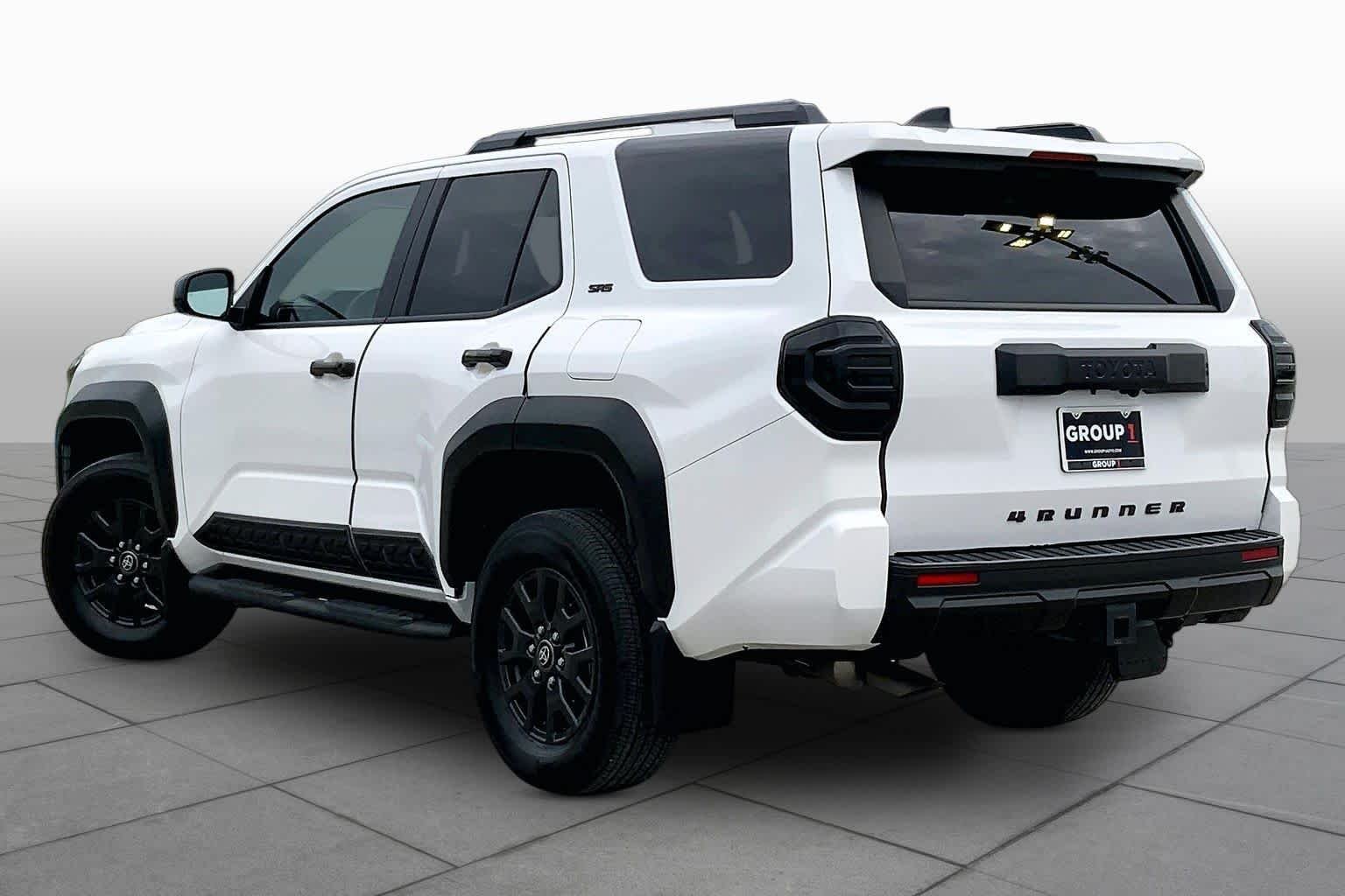Used 2025 Ice Cap Toyota SR5 image 12