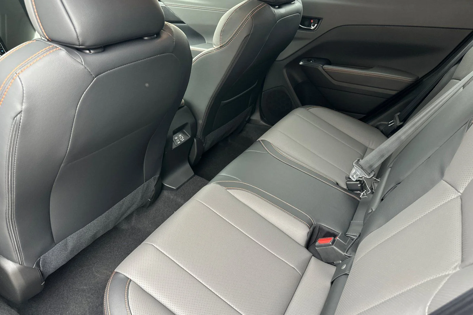 New 2026 MAGNETITE GRAY PEARL Subaru Limited Hybrid image 14