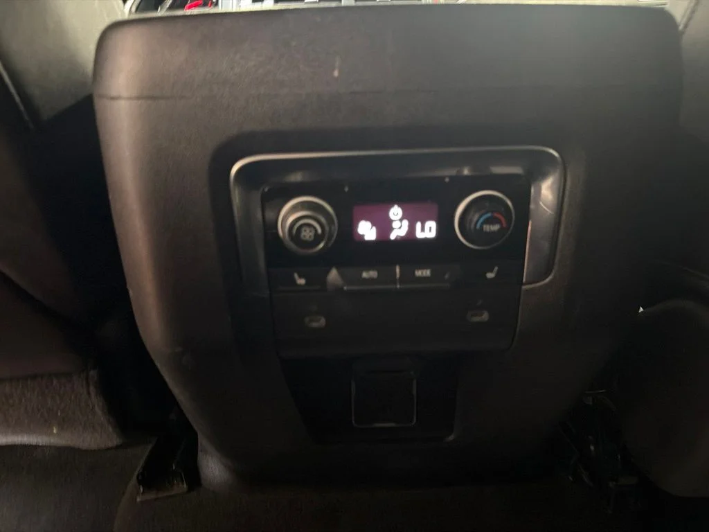 Used 2021 Black Chevrolet Z71 image 20