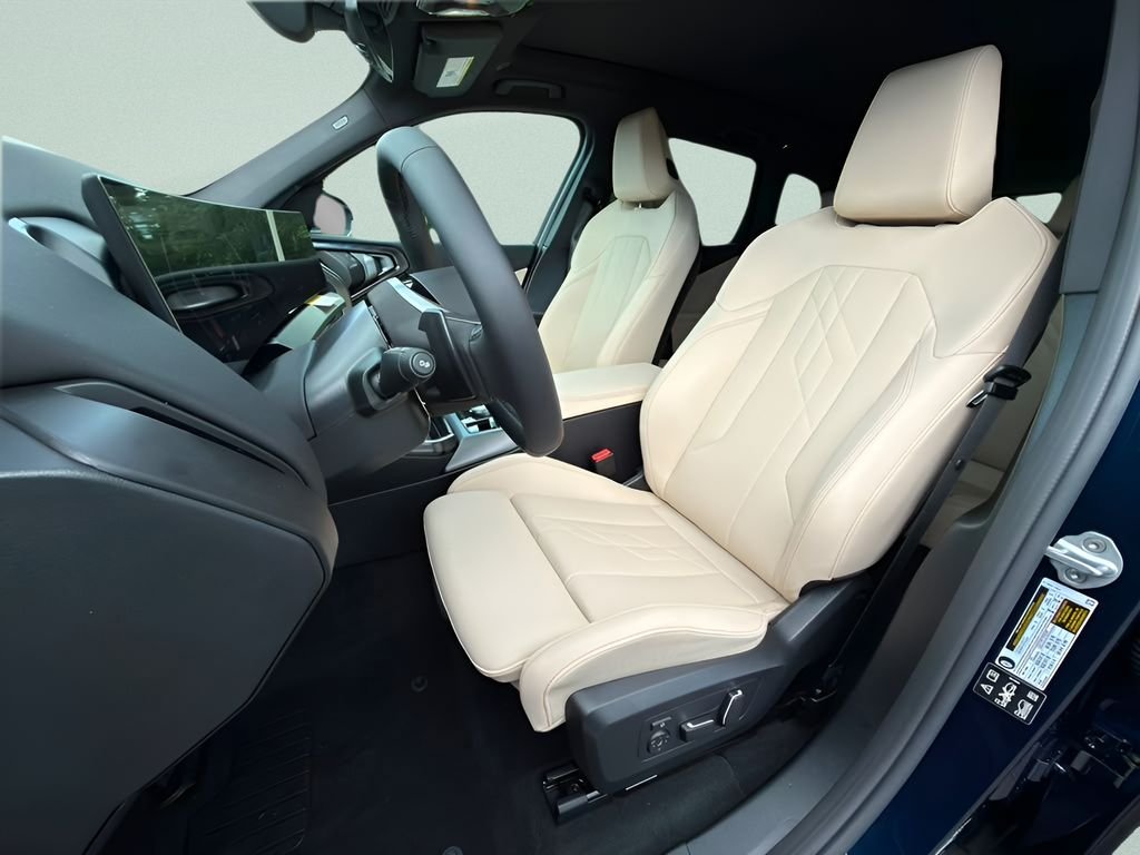 New 2026 Tanzanite Blue II Metallic BMW 30 xDrive image 10