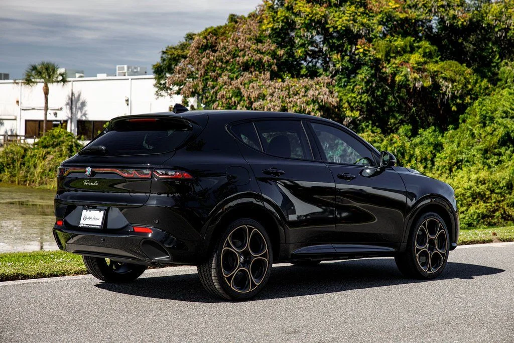 New 2025 Black Alfa Romeo Intensa image 3
