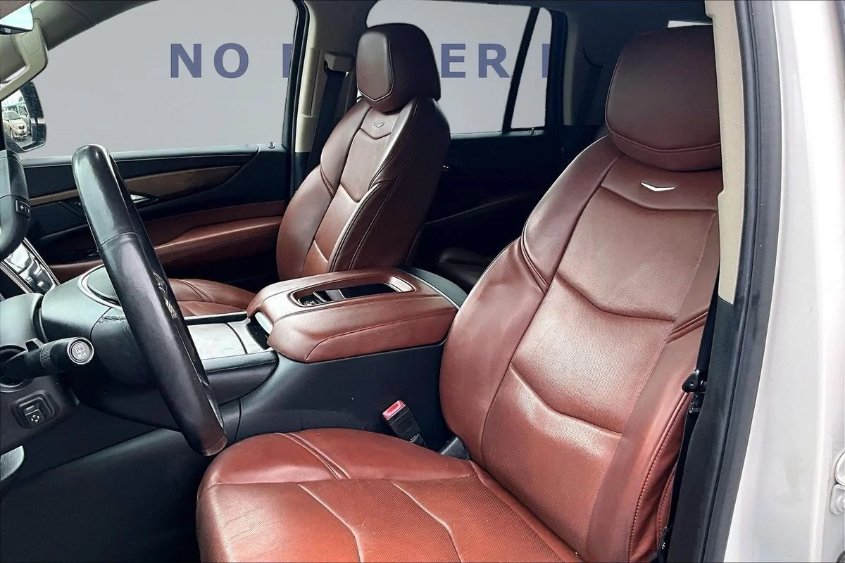 Used 2020 White Cadillac Luxury image 19