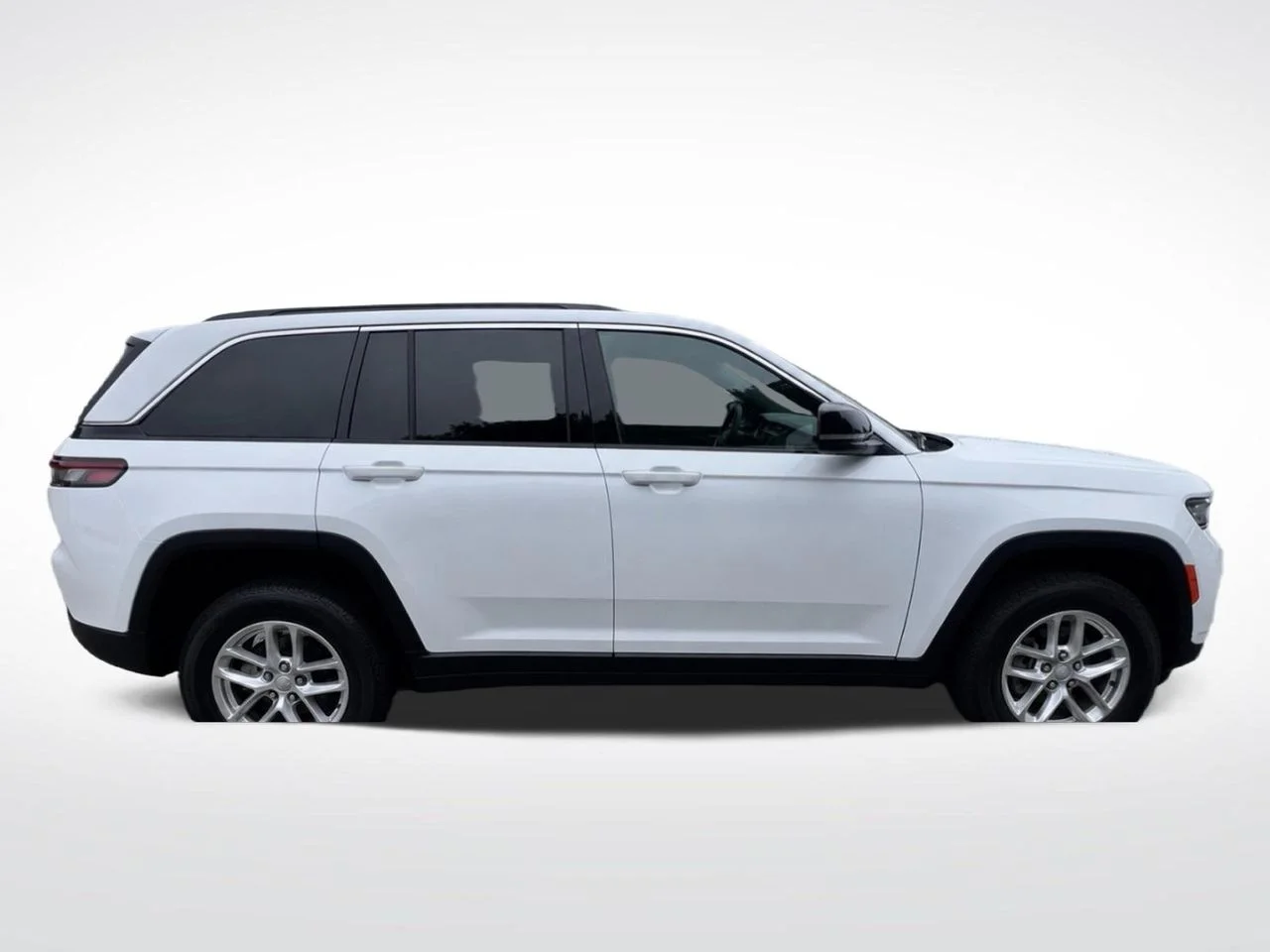 Used 2025 White Jeep Laredo X image 7
