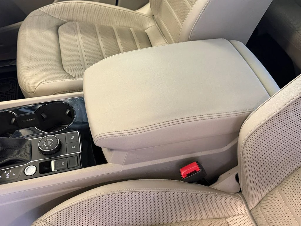 Used 2019 White Volkswagen SEL Premium image 12